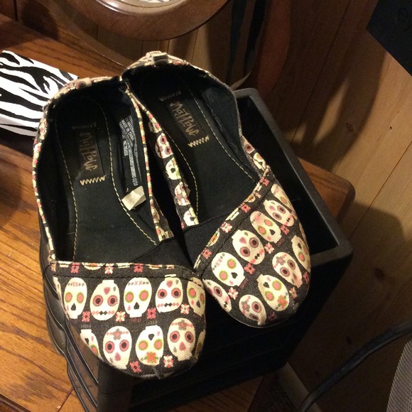 😍Super CUTE Skull Flats😍 - Picture 1 of 3