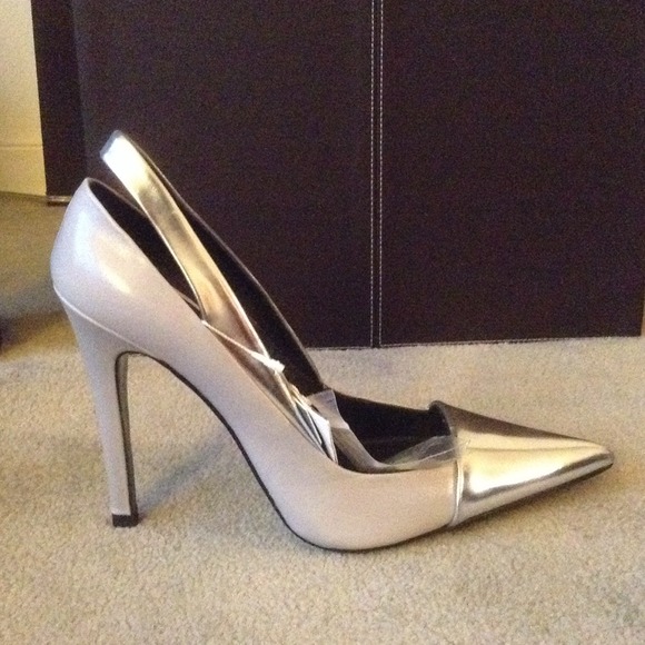 Zara Pump