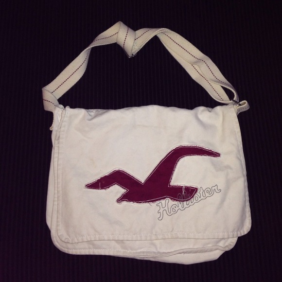 White Hollister over the shoulder bag
