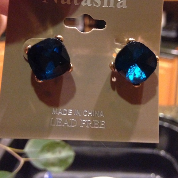 BUNDLED NWT Natasha earrings - Picture 2 of 3