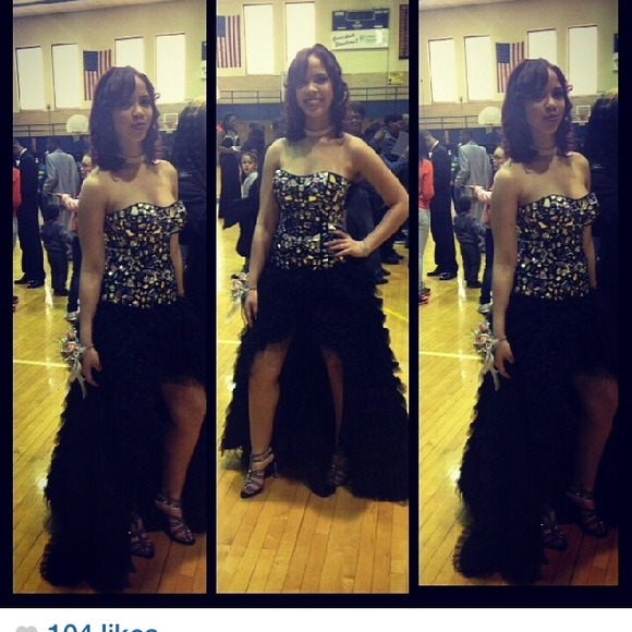 Prom dress .. - Picture 2 of 2