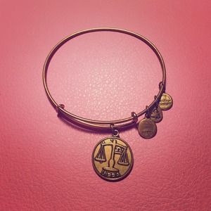 💙Alex & Anie Libra Bracelet💙