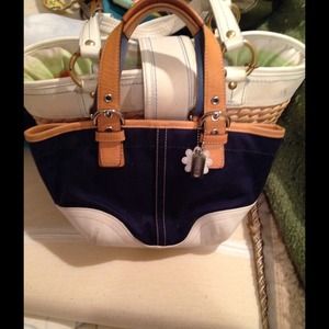 ❌SOLD❌Navy and white authentic Coach purse