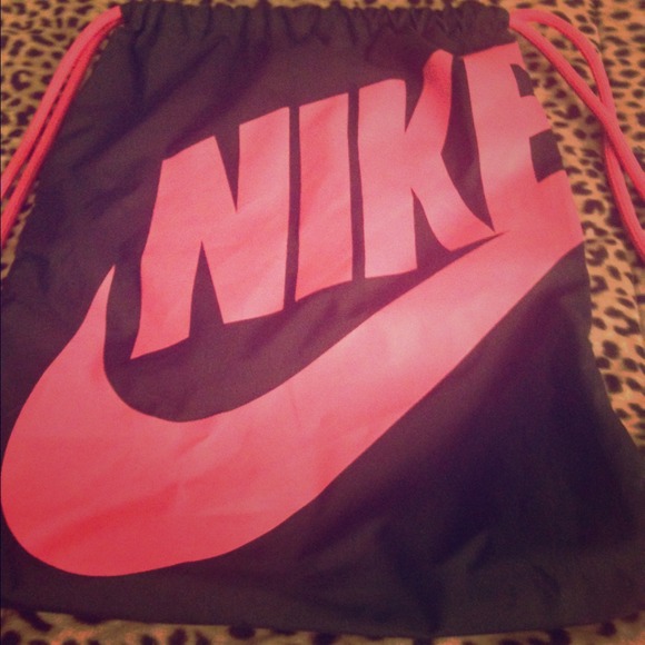 Nike drawstring bag