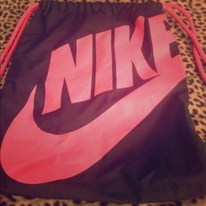 Nike drawstring bag