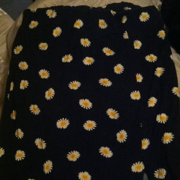 Daisy maxi skirt with slit