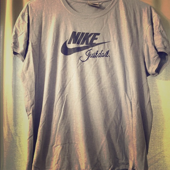Nike tshirt