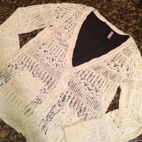 White Aeropostale sweater