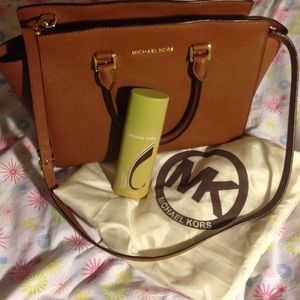 AUTHENTIC Michael Kors Large Selma Brown Bag