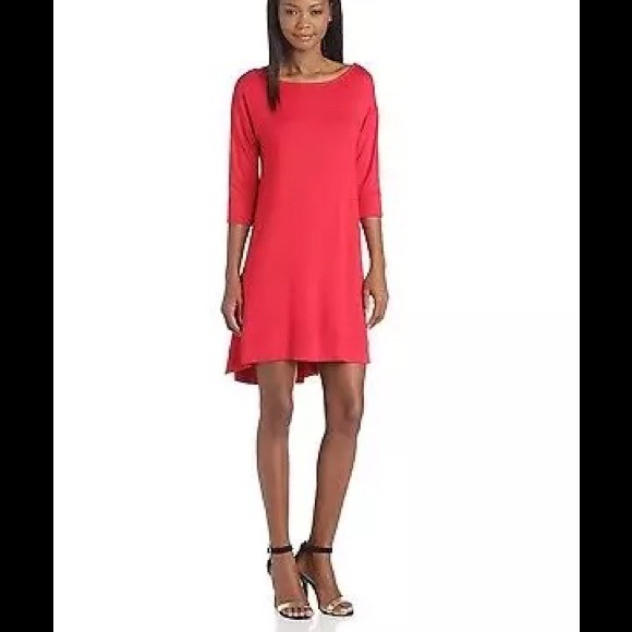 Three Dots Dresses & Skirts - Three Dots Red 3/4 Sleeve Dress with V-Back