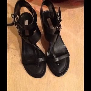 Bcbgmaxazria black shoe
