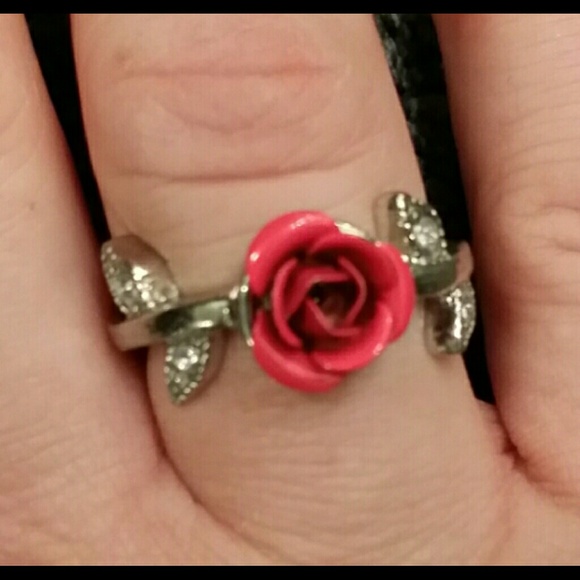 Cute rose ring
