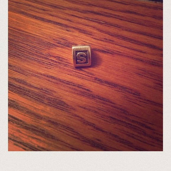 Padora Charm letter "S"