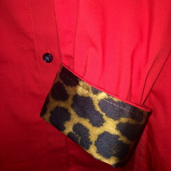 🎉HP 11/27🎉 🚫Sold🚫 New Red Express Animal Print - Picture 3 of 4