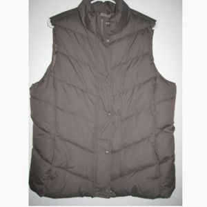 GAP light brown puffer vest! Xs/s