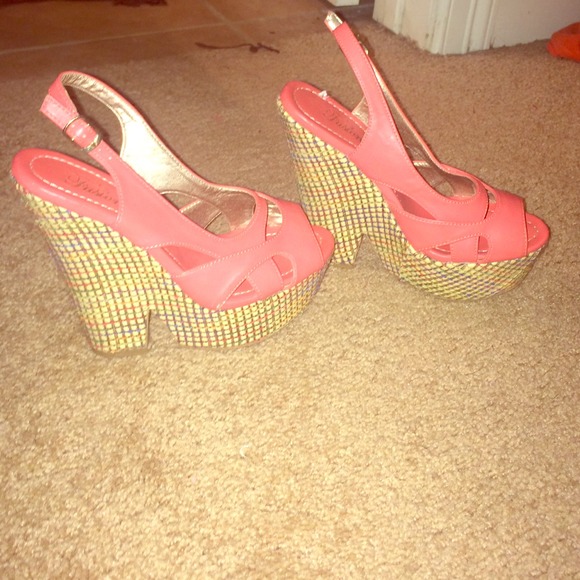 Summer wedge