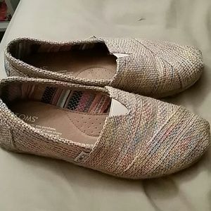 Toms
