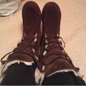 bearpaw lace up winter boots