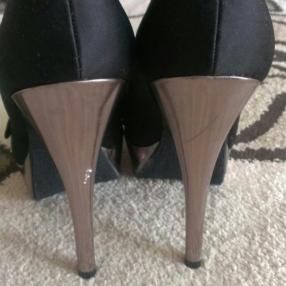 ❤❤ Metallic Silver Bonnie Platform Pump - Picture 2 of 4