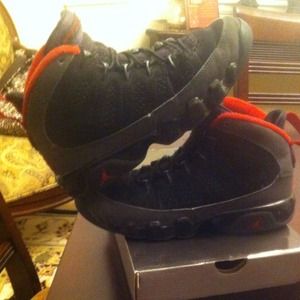 On Hold @mykidscloset Air Jordan's Youth