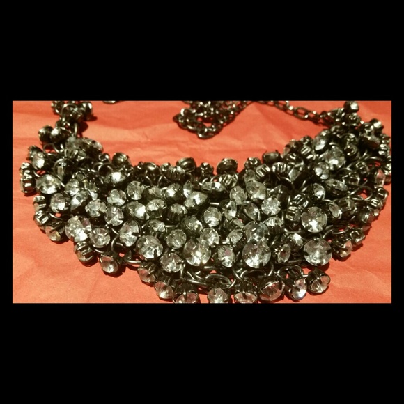 🎈🔥💣HUGE SALE🔥RHINESTONE STATEMENT NECKLACE - Picture 2 of 3