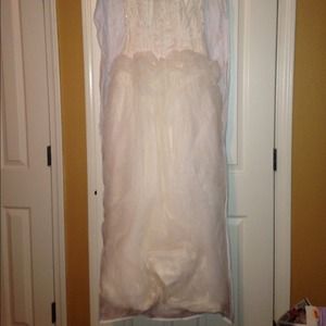 Ivory wedding dress