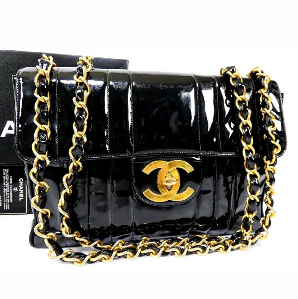 100% Authentic Chanel JUMBO vintage black Patent