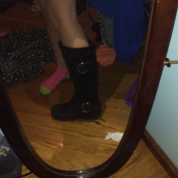 Black suede boots - Picture 2 of 3