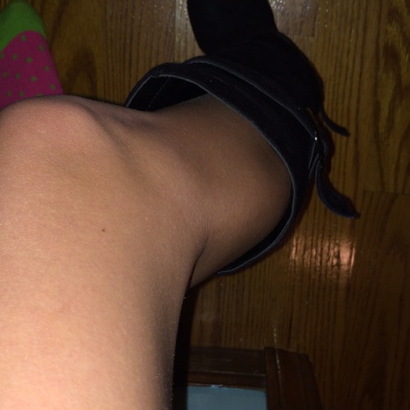 Black suede boots - Picture 3 of 3