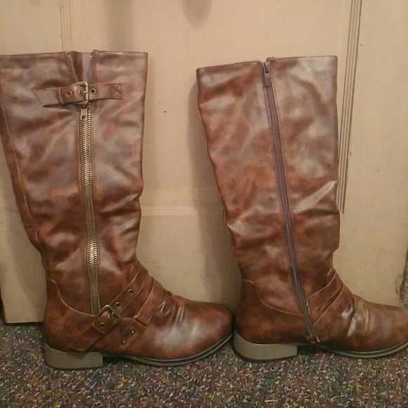 Brown tall boot