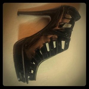bcbg pumps