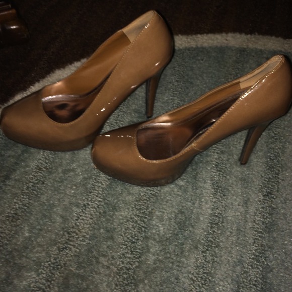 Nude heel