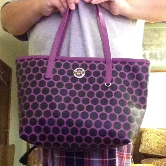 Michael Kors Handbags - Extra pictures MK PURSE 😘💞💋