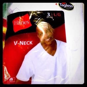 Hanes tag less 3 V-neck shape Large
