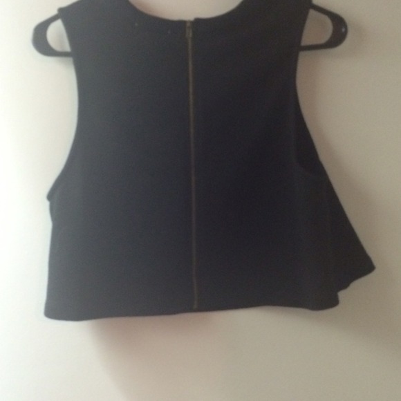 Cute Zip Back Top - Picture 4 of 4