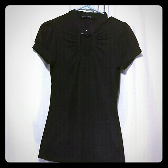 Cute black key-hole shirt