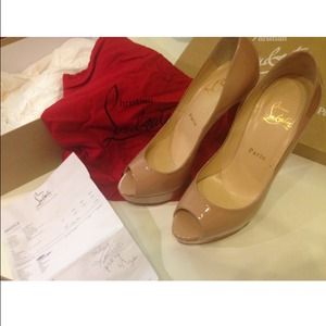 Christian Louboutin ladypeep calf nude size 38