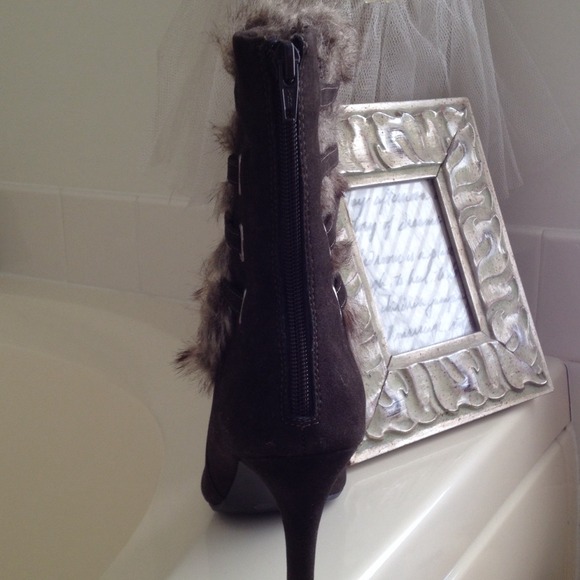 FAUX FUR BOOTS - Picture 3 of 4