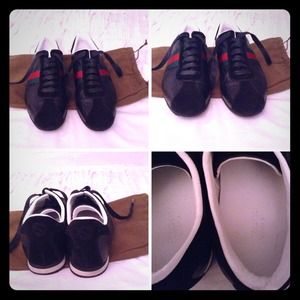 Classic Gucci Sneakers black
