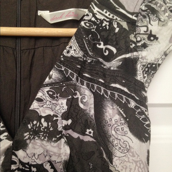 Adorable Patterned Empire Waist Dress - Picture 4 of 7