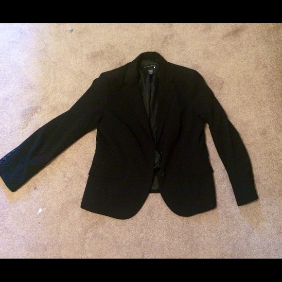 Black suit jacket size 16. Only worn once.
