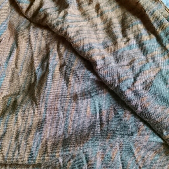 Shirt - Picture 2 of 3