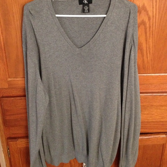 Heather grey men's sweater