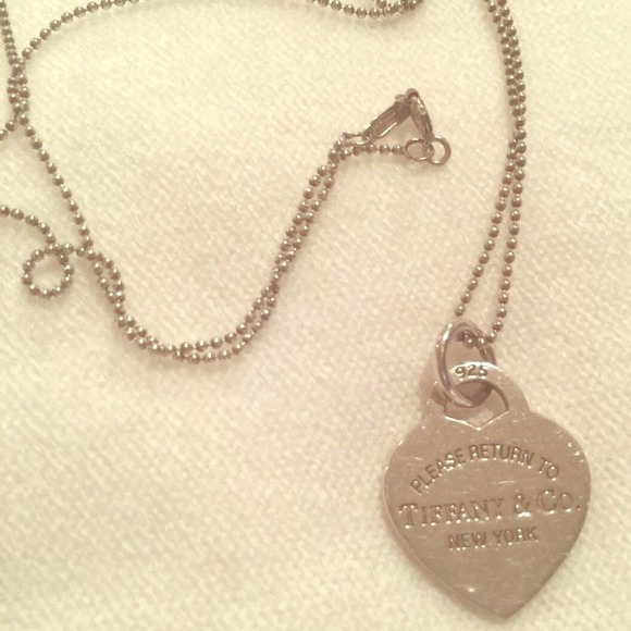 Tiffany & Co * Sterling Silver * Heart Charm Chain