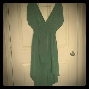 Green sleeveless dress