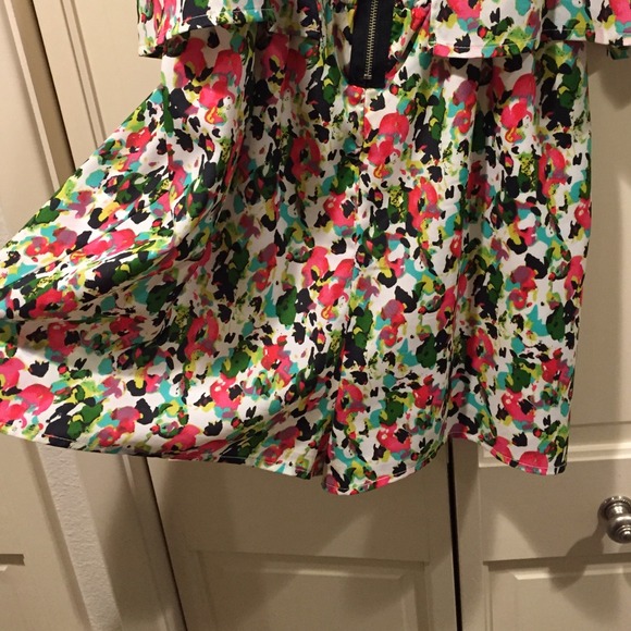 Floral Romper - Picture 2 of 4