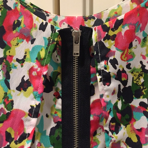 Floral Romper - Picture 3 of 4