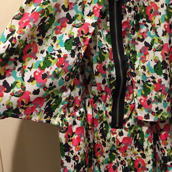 Floral Romper - Picture 4 of 4