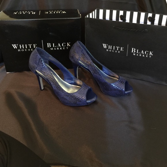 🎉Sale White House Black Market Shoes Vibrant Blue