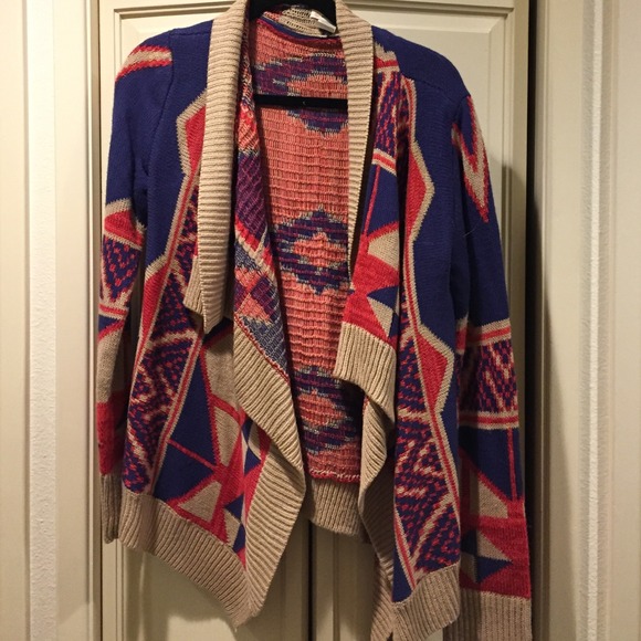 Flowy Sweater - Picture 1 of 2